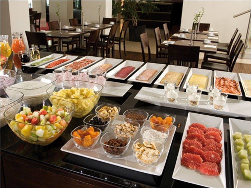 Nh Berlin City West Restaurant photo